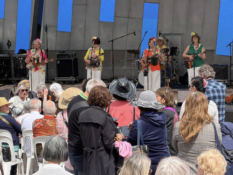 SENIOR'S WEEK CELEBRATION AT FEDERATION SQUARE SENIOR'S WEEK CELEBRATION AT FEDERATION SQUARE